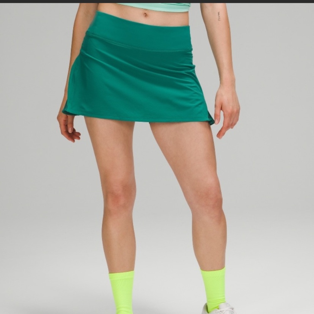 Lululemon  play off the pleats size 10 teal lagoon EUC SOLD DO NOT PURCHASE